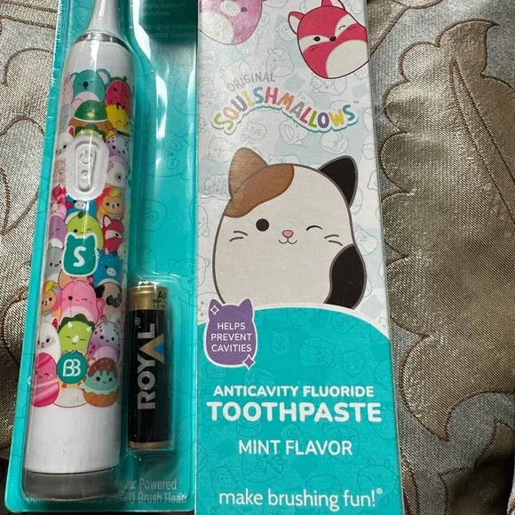 Original Squishmallows electric toothbrush and toothpaste and floss picks NWT - Picture 10 of 10